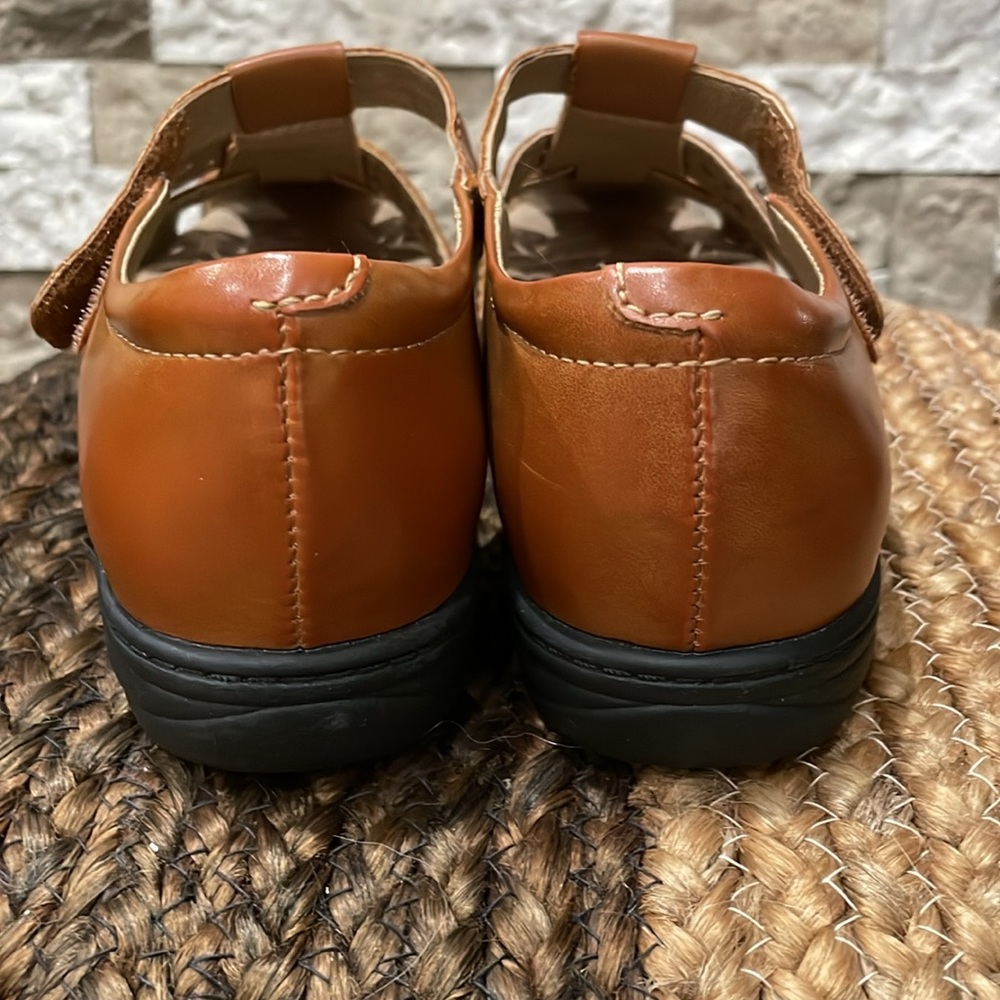 EARTH SPIRIT GELRON Women's Tan Sandals Sz 8 - Picture 4 of 11